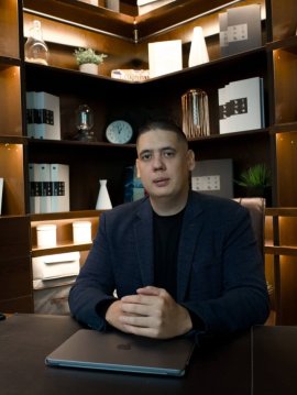 Репетитор Буравцов Максим Андреевич
